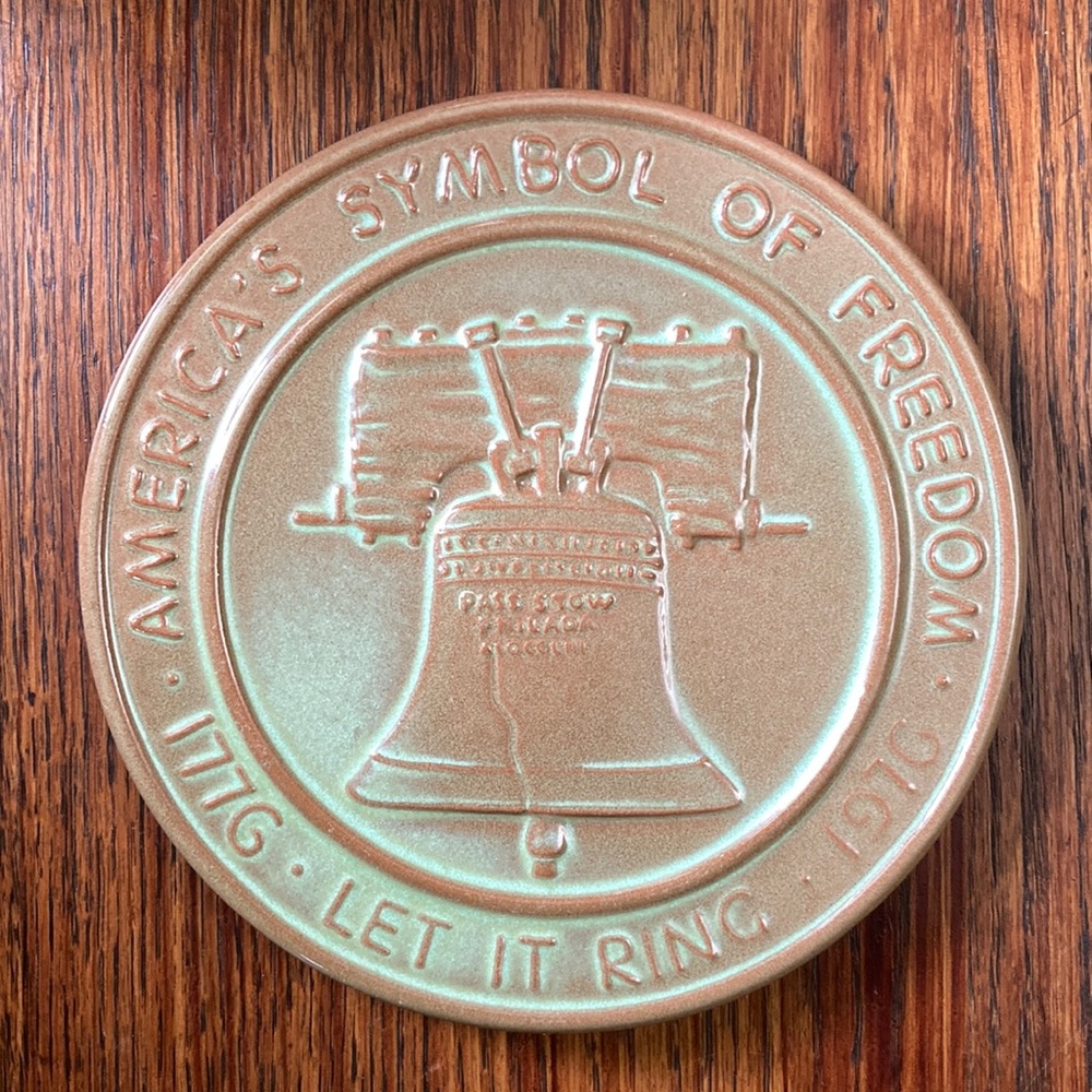 Frankoma Bicentennial Liberty Bell Trivet Prairie Green
